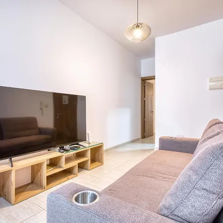 Brand New, Centrally Located In By Sf Homes San Ġwann