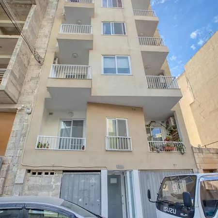 דירה Brand New, Centrally Located In By Sf Homes *