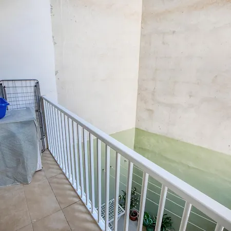 דירה Brand New, Centrally Located In By Sf Homes