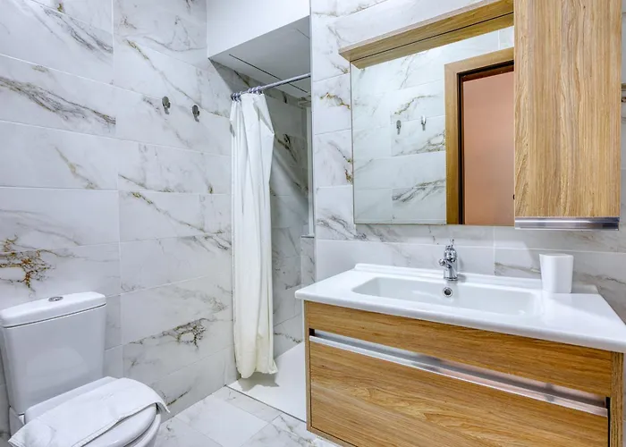 Brand New, Centrally Located In By Sf Homes Lägenhet *